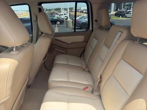 White Sand Tri-Coat Metallic 2009 Ford Explorer Eddie Bauer