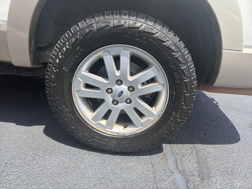 White Sand Tri-Coat Metallic 2009 Ford Explorer Eddie Bauer
