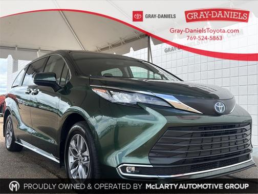 2024 Toyota Sienna XLE