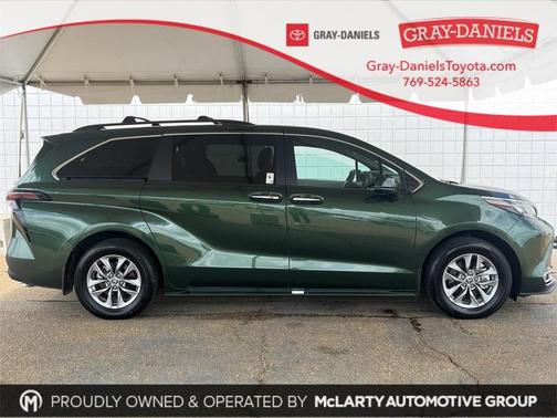 2024 Toyota Sienna XLE
