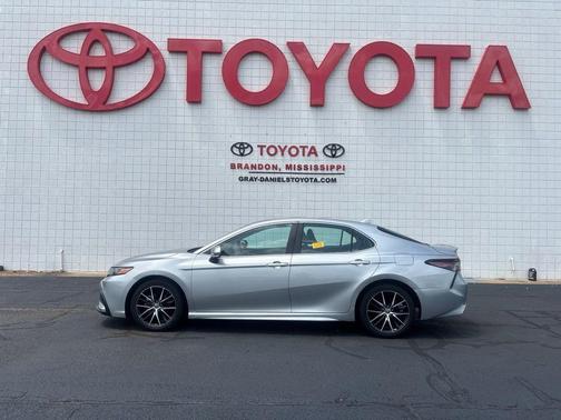 Celestial Silver Metallic 2024 Toyota Camry SE