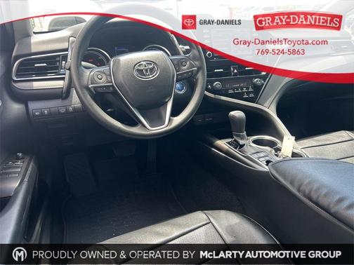 2022 Toyota Camry Hybrid LE