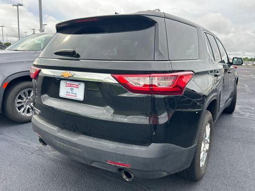 Mosaic Black Metallic 2018 Chevrolet Traverse LS