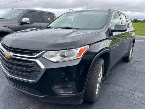 Mosaic Black Metallic 2018 Chevrolet Traverse LS