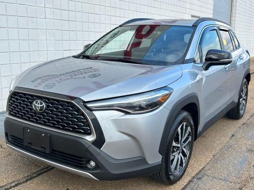 2025 Toyota Corolla Cross XLE