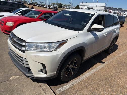 Blizzard Pearl 2019 Toyota Highlander LE Plus