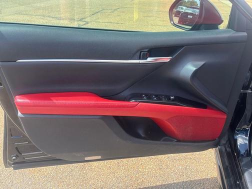 Midnight Black Metallic 2019 Toyota Camry XSE