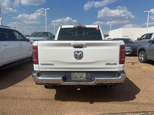 Ivory White Tri-Coat Pearlcoat 2020 RAM 1500 Laramie