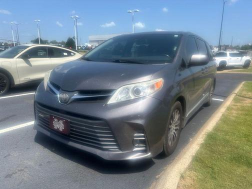 Predawn Gray Mica 2019 Toyota Sienna XLE Premium