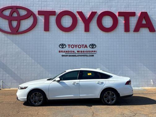 Platinum White Pearl 2024 Honda Accord EX