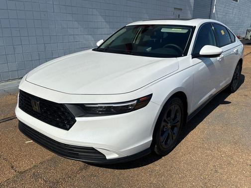 Platinum White Pearl 2024 Honda Accord EX