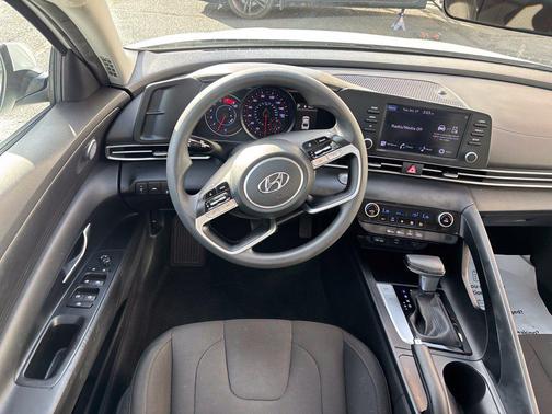Quartz White 2022 Hyundai ELANTRA SEL