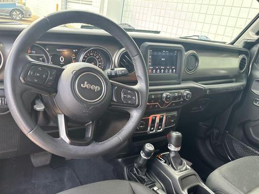 Granite Crystal Metallic Clearcoat 2019 Jeep Wrangler Sport S