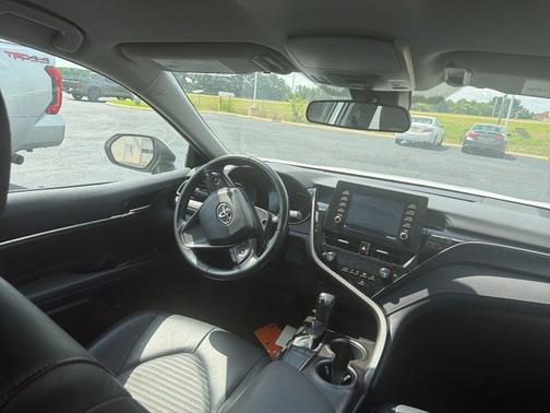 Ice Cap 2024 Toyota Camry SE