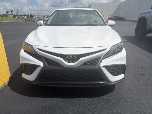 Ice Cap 2024 Toyota Camry SE