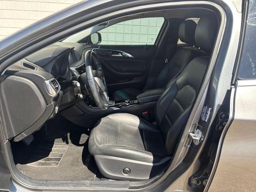 2018 INFINITI QX30 Premium