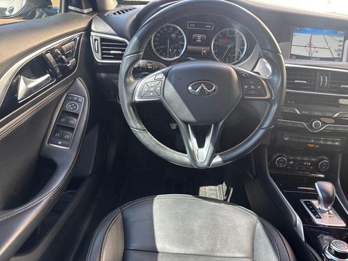 2018 INFINITI QX30 Premium