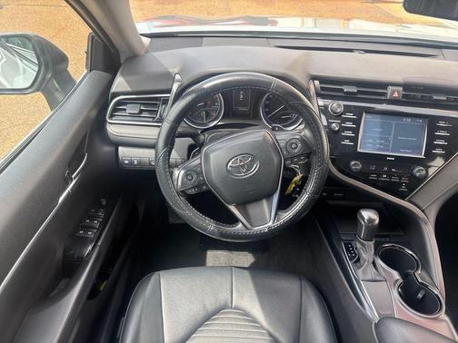 Celestial Silver Metallic 2020 Toyota Camry SE