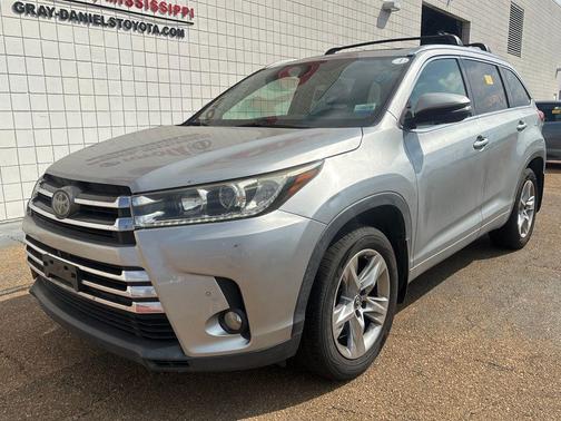 Celestial Silver Metallic 2017 Toyota Highlander Limited Platinum