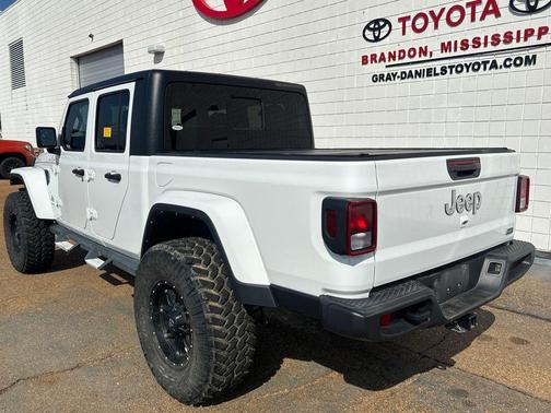 2022 Jeep Gladiator Overland