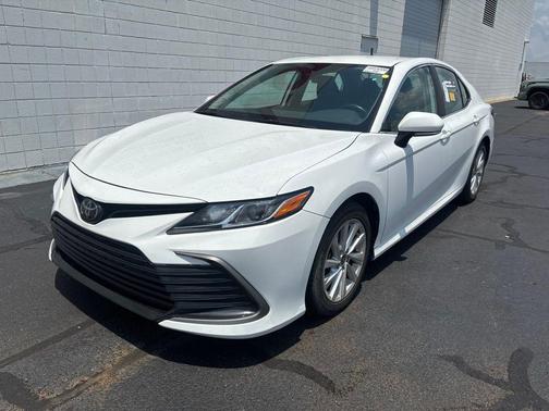 Ice Cap 2024 Toyota Camry LE