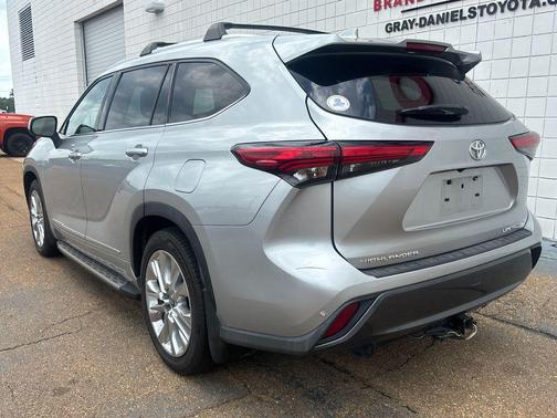 Celestial Silver Metallic 2021 Toyota Highlander Limited