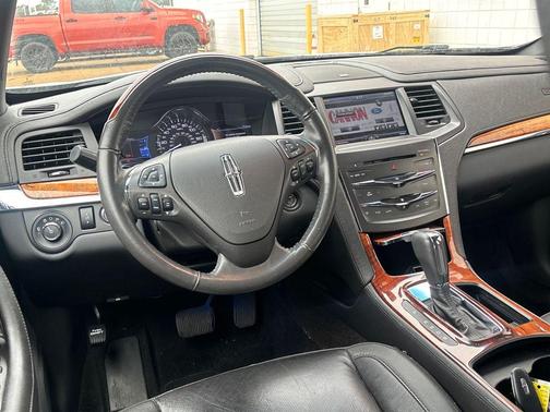 2014 Lincoln MKS Base