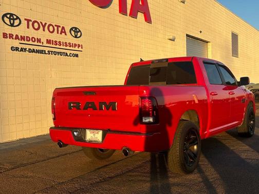 2017 RAM 1500 Night Crew Cab 4x2 5'7' Box