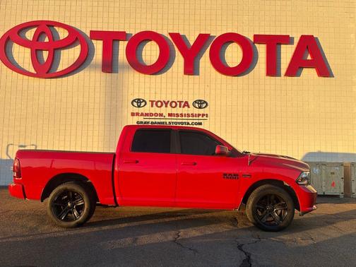 2017 RAM 1500 Night Crew Cab 4x2 5'7' Box