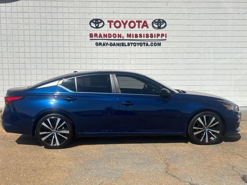 2020 Nissan Altima SR FWD