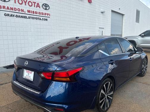 2020 Nissan Altima SR FWD