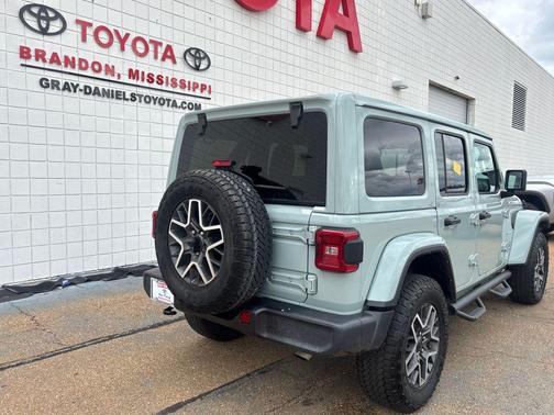 2024 Jeep Wrangler 4-Door Sahara 4x4