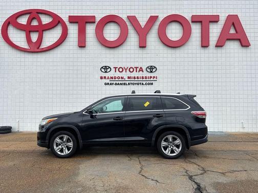 Midnight Black Metallic 2016 Toyota Highlander Limited