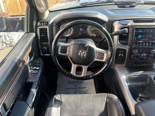 2017 RAM 2500 Laramie Crew Cab 4x4 6'4' Box