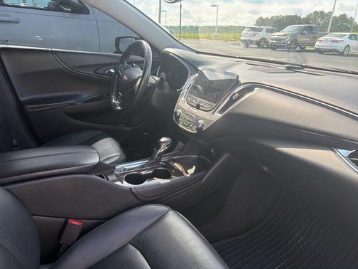 Dark Ash Metallic 2022 Chevrolet Malibu FWD Premier