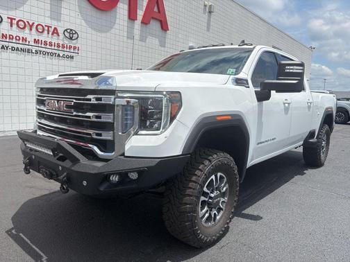 Summit White 2023 GMC Sierra 2500 SLE