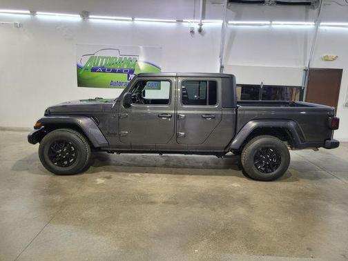 2022 Jeep Gladiator Altitude 4x4