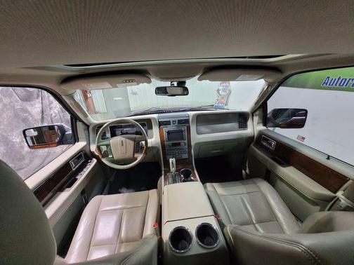 2012 Lincoln Navigator Base