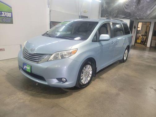 2017 Toyota Sienna XLE Premium