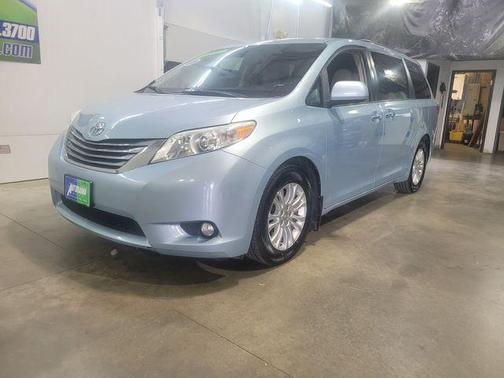 2017 Toyota Sienna XLE Premium