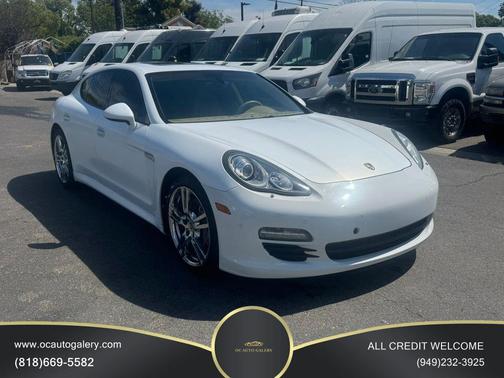 2013 Porsche Panamera 4 Platinum Edition