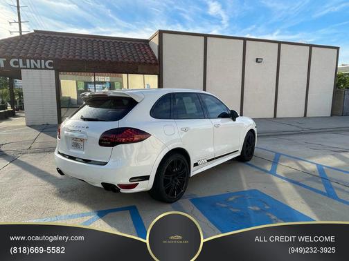 2013 Porsche Cayenne GTS