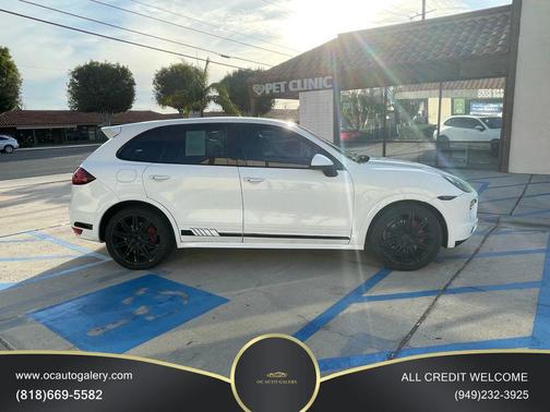 2013 Porsche Cayenne GTS