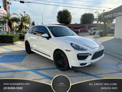 2013 Porsche Cayenne GTS