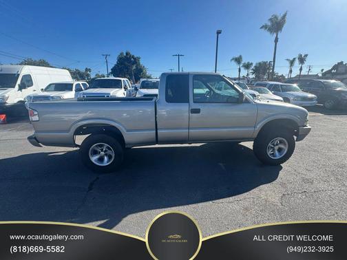 2001 Chevrolet S-10 Base