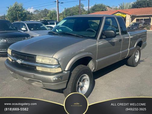 2001 Chevrolet S-10 Base