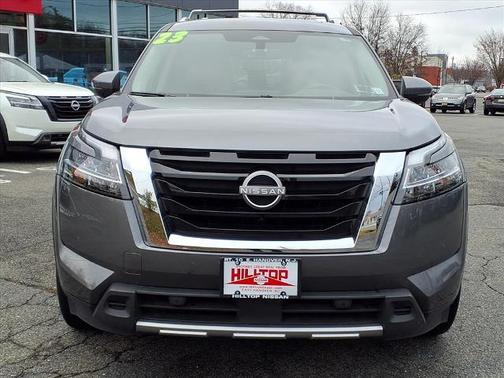 2023 Nissan Pathfinder SL