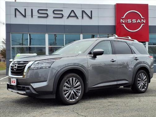 2023 Nissan Pathfinder SL