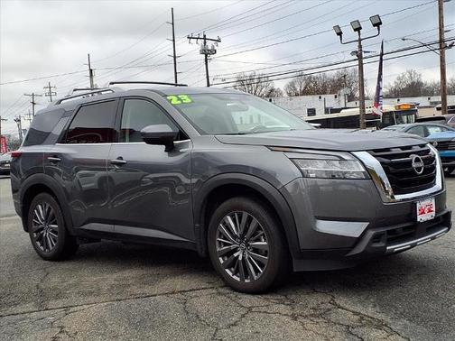 2023 Nissan Pathfinder SL
