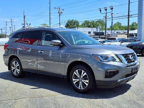 2017 Nissan Pathfinder SL